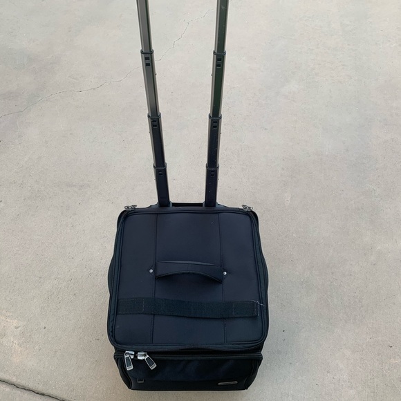 Used - Picture 2 of 3